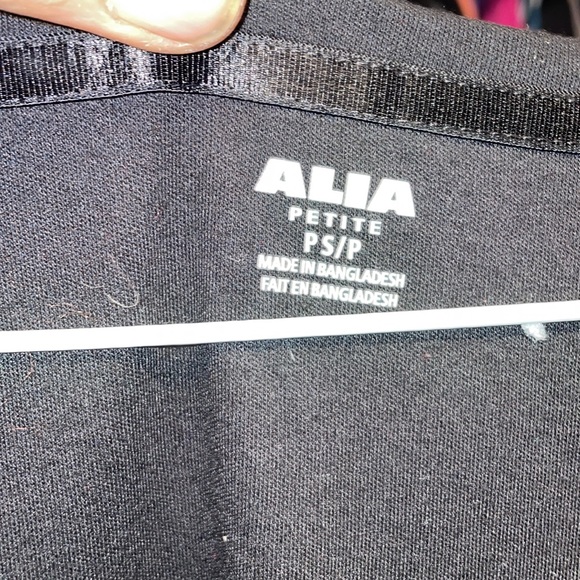 Alia ladies Petites black tshirt size SP design on front silver lines across - Picture 6 of 7